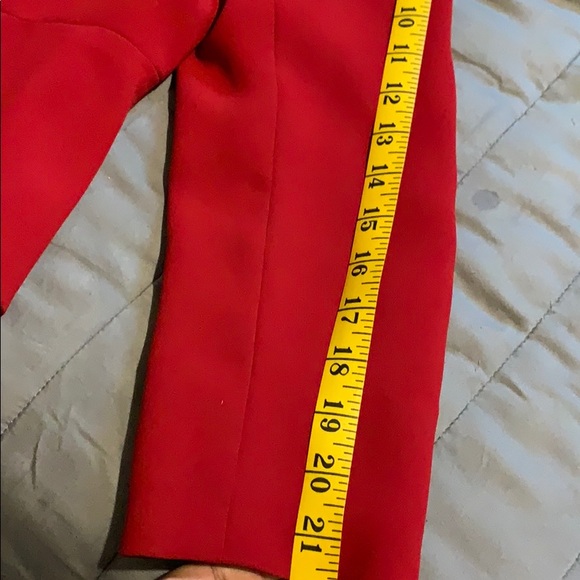 Suit skirt that consists of a petite sophisticates jacket and skirt! - Picture 7 of 10